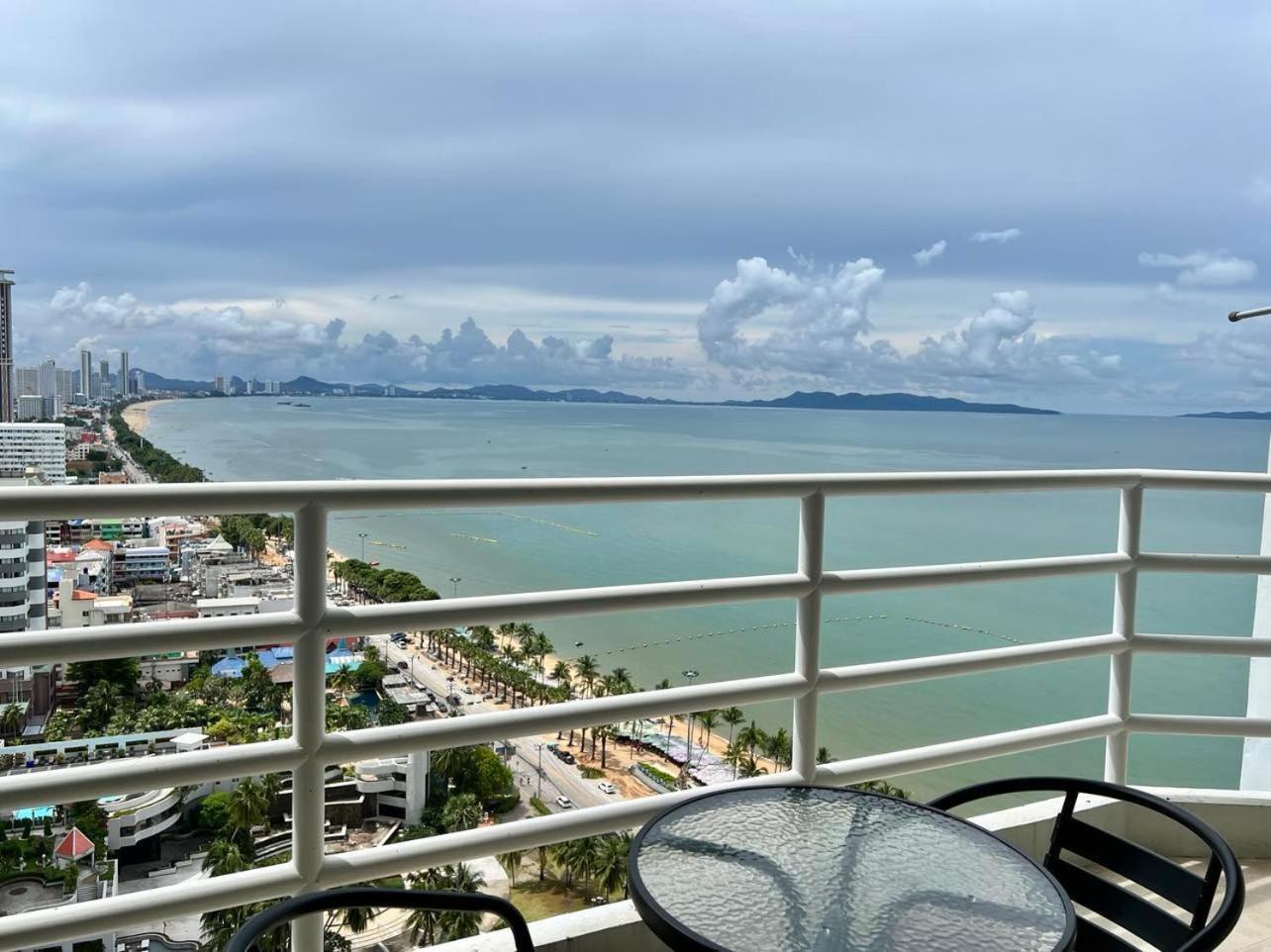 Viewtalay Beachfront By Nd Pattaya Luaran gambar
