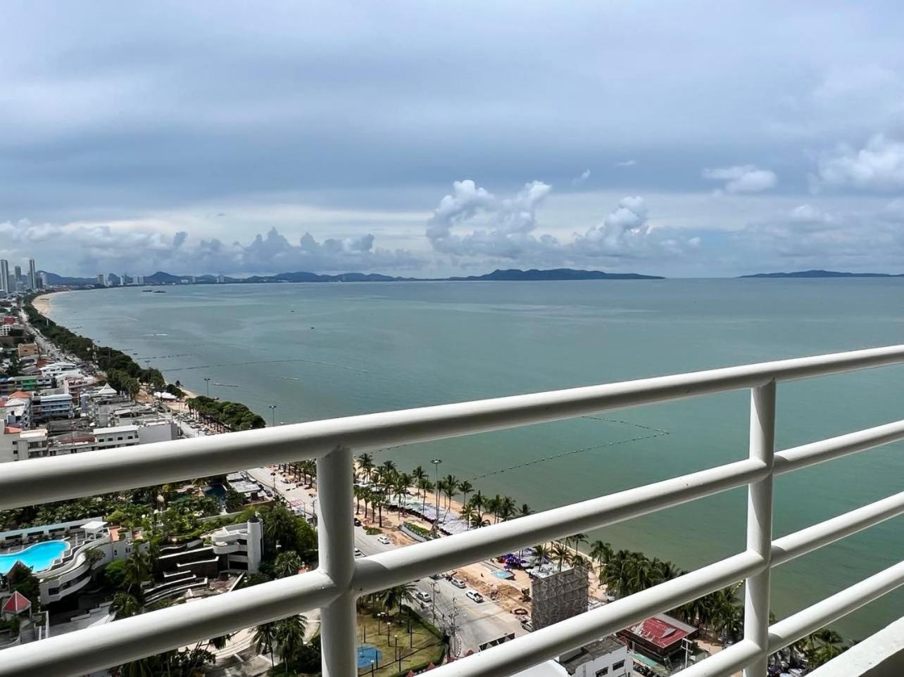 Viewtalay Beachfront By Nd Pattaya Luaran gambar