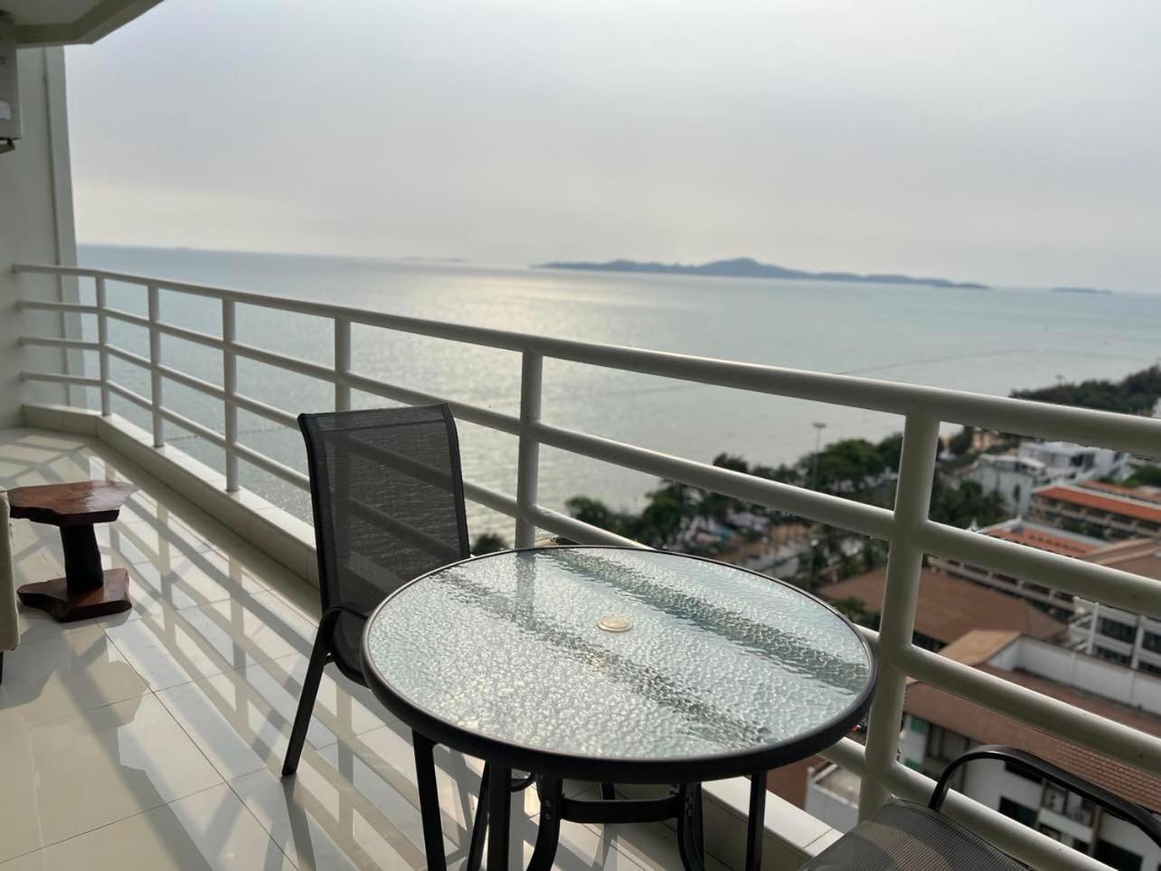 Viewtalay Beachfront By Nd Pattaya Luaran gambar